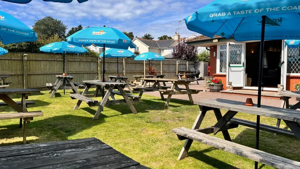 Why Beer Gardens Are Perfect for Relaxing with Family and Friends